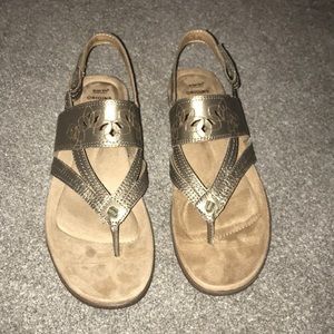 Brand new Earth Origins sandals